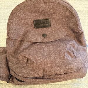 Tushbaby travel lite in gray